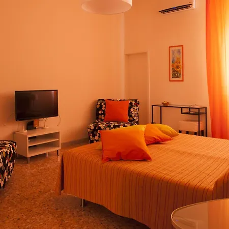 Briciole Di Gusto House - Zona Tranquilla Parcheggio Facile Panzió Lecce